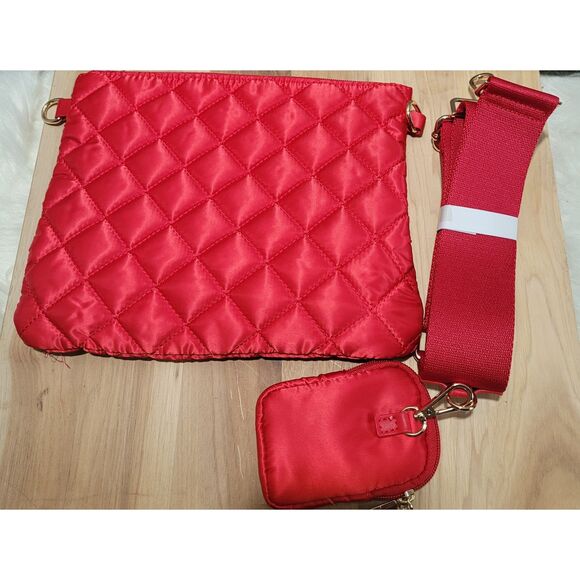 Ah-Dorned Red Puffer Quilted Travel Bag/Tote NWOT - Picture 6 of 7